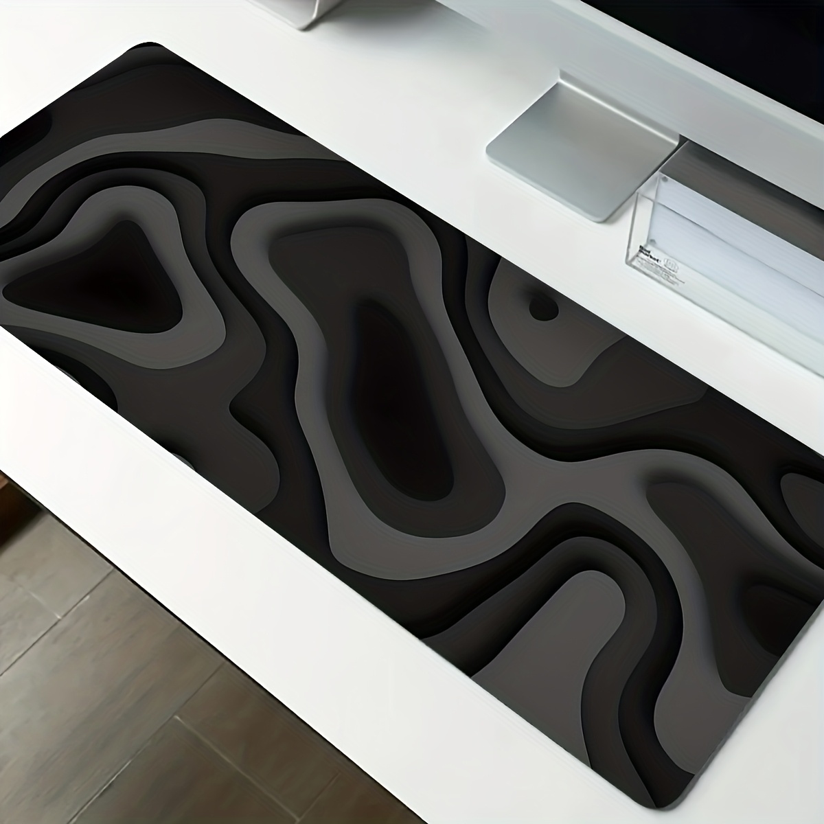 Office Desk Tech Accessories - لوحة ماوس كبيرة بتصميم دوامي أسود